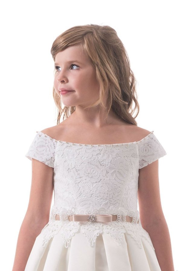 2024 A Line Off The Shoulder Flower Girl Dresses Satin With Applique P519JNZM