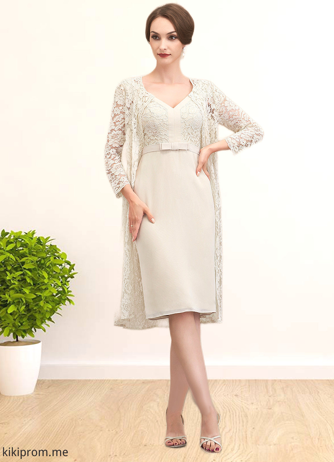 Yazmin Sheath/Column V-neck Knee-Length Chiffon Lace Mother of the Bride Dress With Bow(s) STF126P0014924