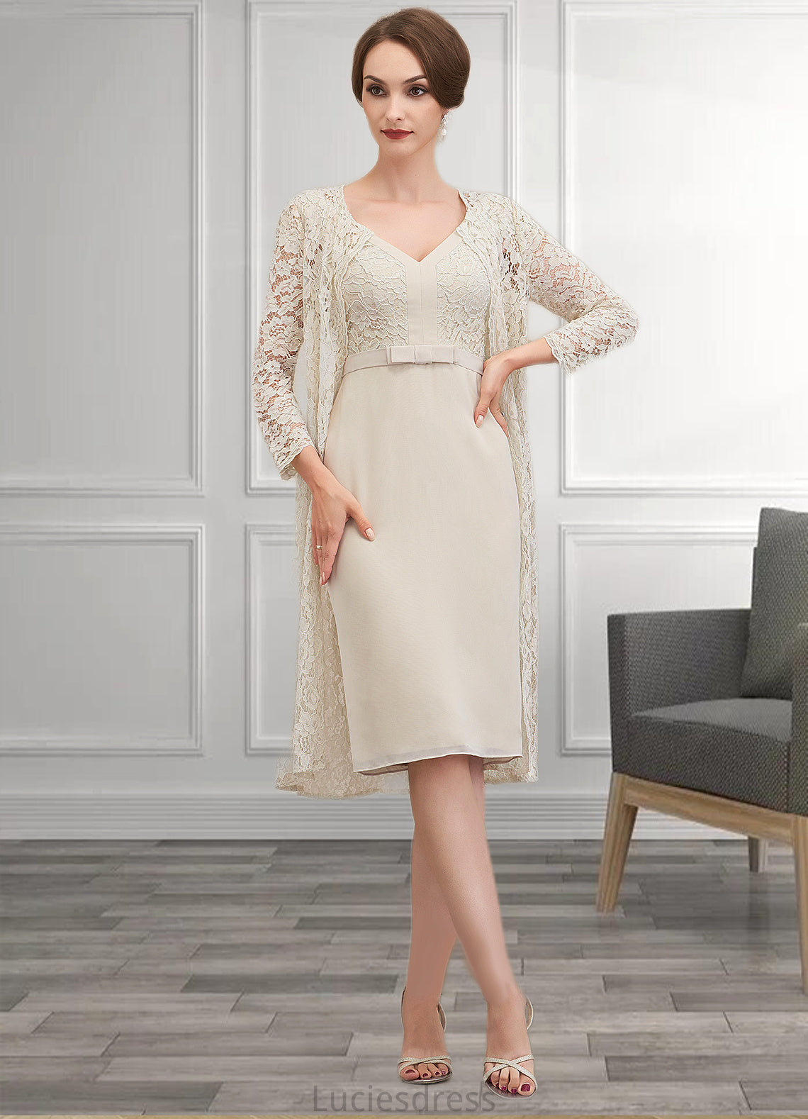 Nancy Sheath/Column V-neck Knee-Length Chiffon Lace Mother of the Bride Dress With Bow(s) HF126P0014924