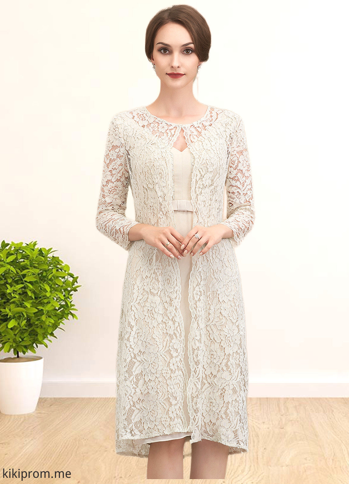 Yazmin Sheath/Column V-neck Knee-Length Chiffon Lace Mother of the Bride Dress With Bow(s) STF126P0014924