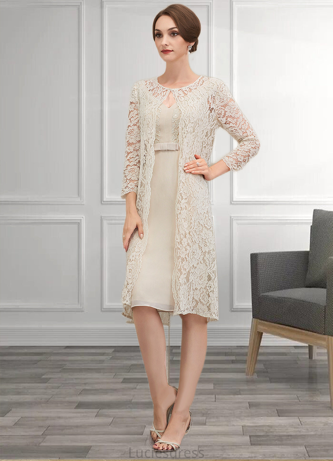 Nancy Sheath/Column V-neck Knee-Length Chiffon Lace Mother of the Bride Dress With Bow(s) HF126P0014924