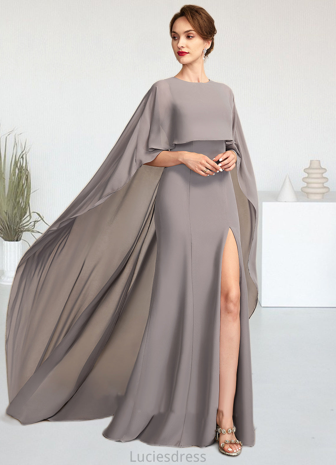 Undine Sheath/Column Scoop Neck Sweep Train Chiffon Mother of the Bride Dress With Split Front HF126P0015000