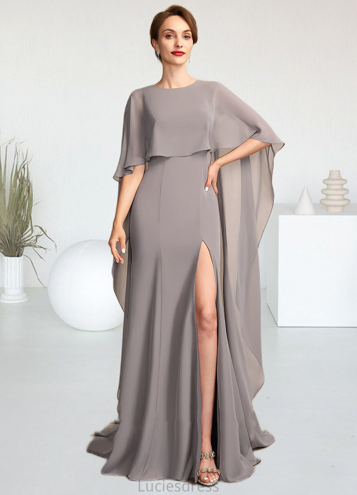 Undine Sheath/Column Scoop Neck Sweep Train Chiffon Mother of the Bride Dress With Split Front HF126P0015000