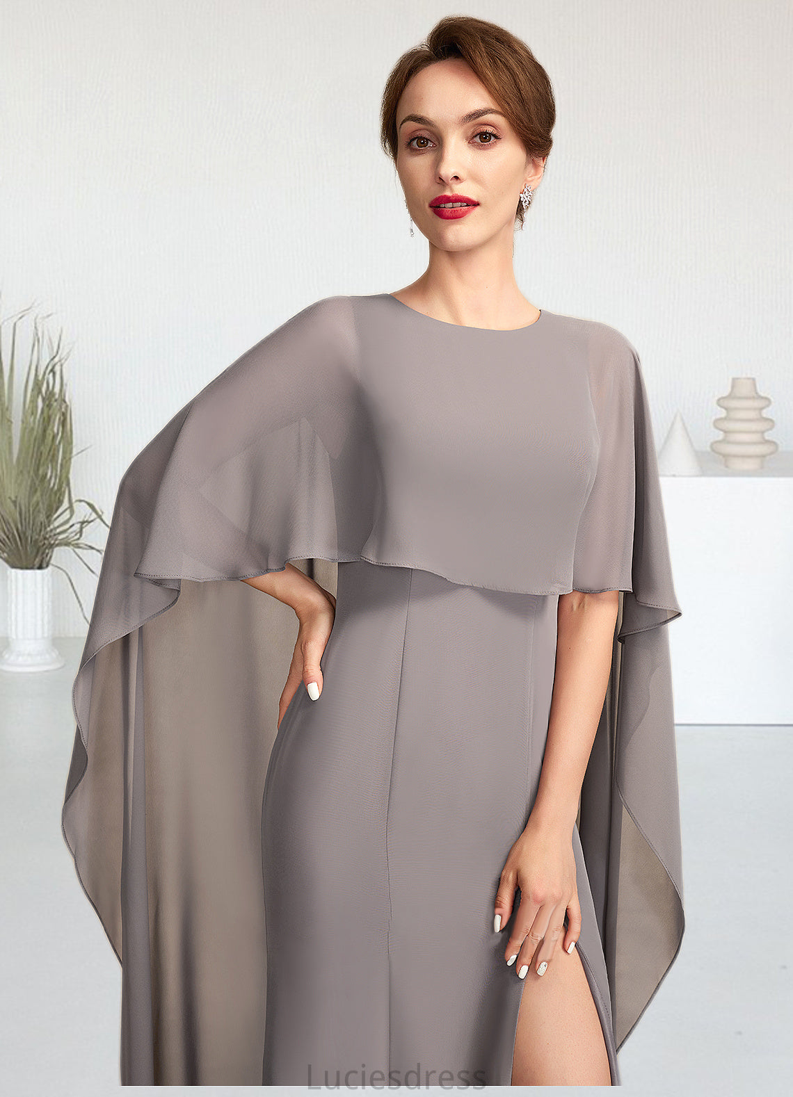 Undine Sheath/Column Scoop Neck Sweep Train Chiffon Mother of the Bride Dress With Split Front HF126P0015000