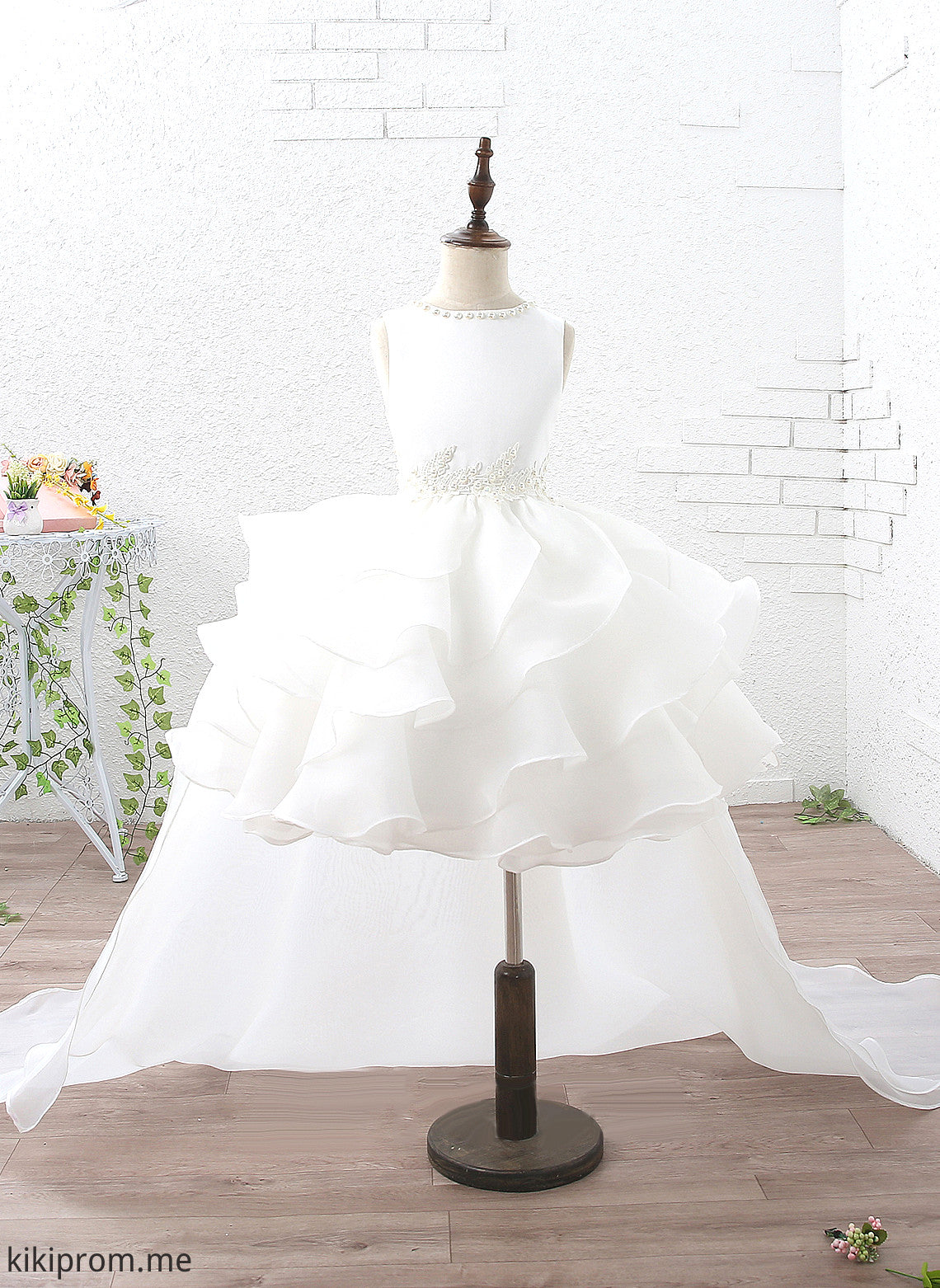 Court - Ruffles/Beading/Appliques Organza/Satin Flower Girl Dresses Hazel Neck Dress Sleeveless Scoop Ball-Gown/Princess Flower With Train Girl