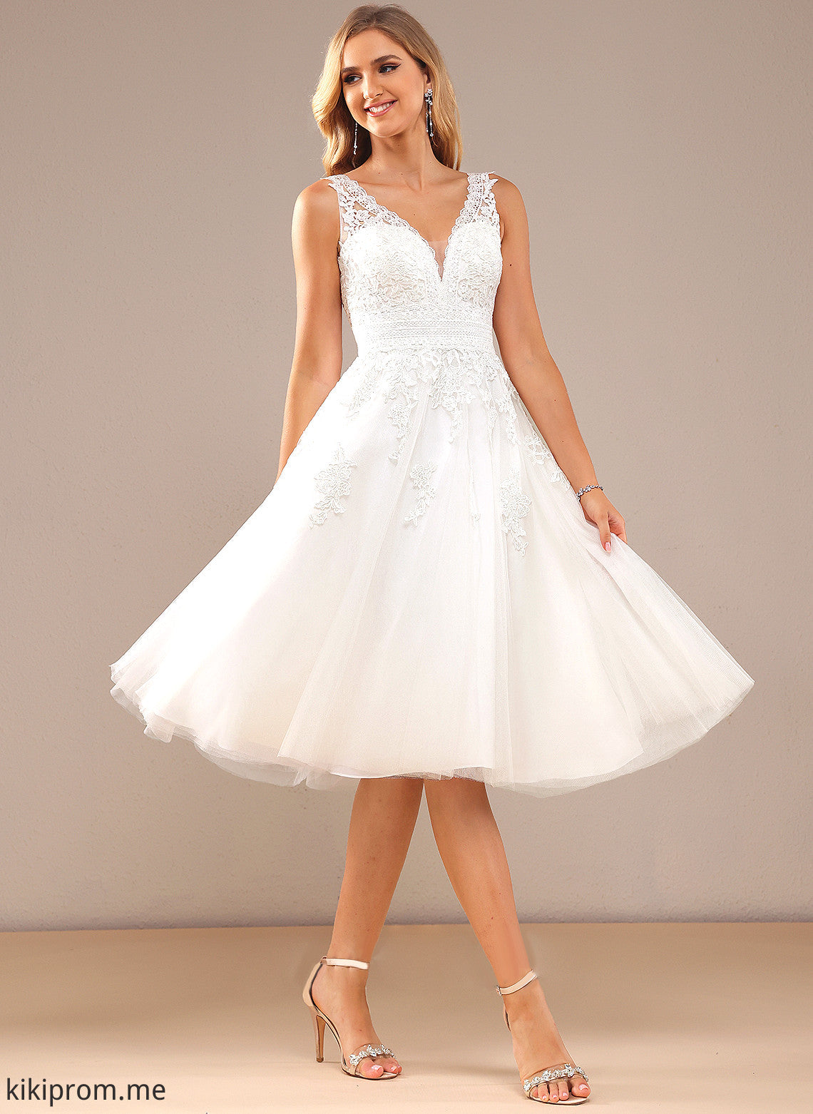 Knee-Length Dress Wedding Karlee A-Line Lace V-neck Wedding Dresses Tulle