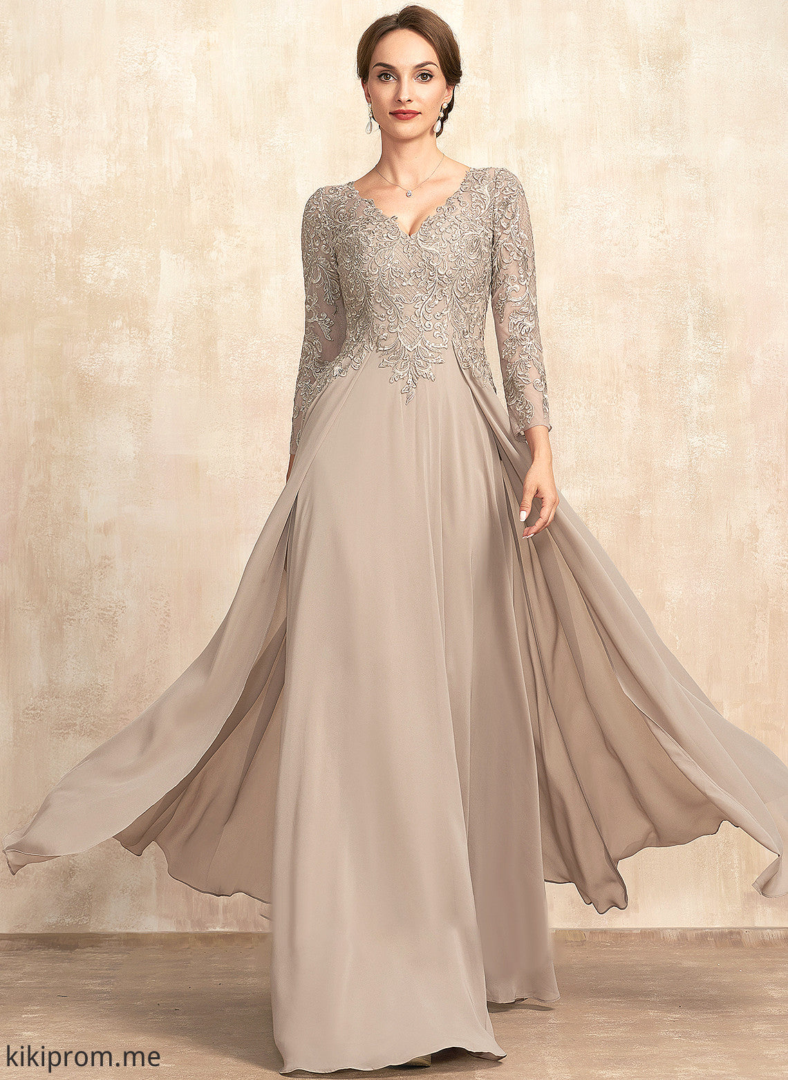 the Floor-Length V-neck Mother of the Bride Dresses Chiffon A-Line Lace Mother of Dulce Dress Bride