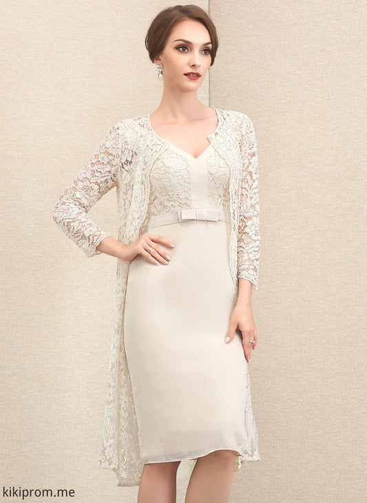 Knee-Length Chiffon Tessa of Bow(s) Sheath/Column Mother of the Bride Dresses the Bride Lace Dress With Mother V-neck