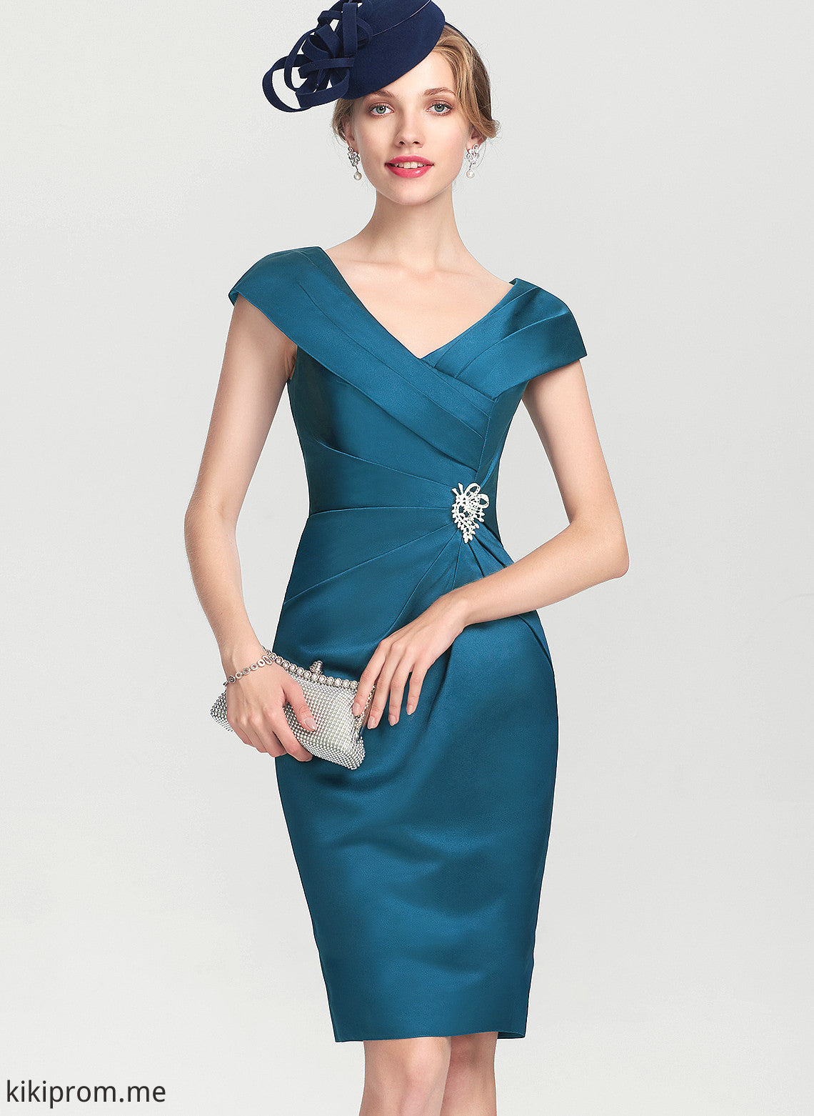 of Sheath/Column Ruffle With Knee-Length Bride Dress Mother Mother of the Bride Dresses Beading V-neck the Lois Satin