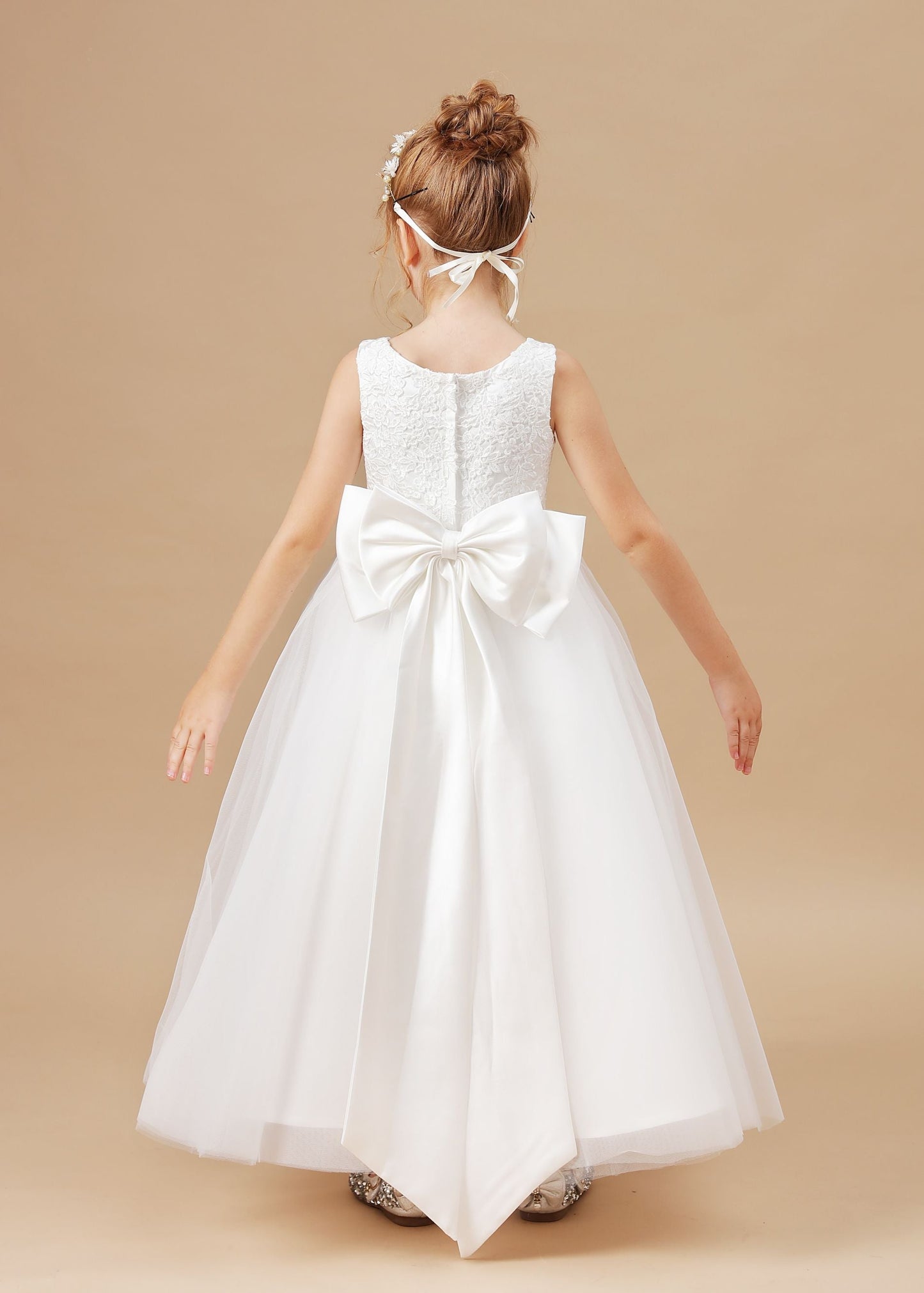 Lovely Sleeveless Applique Tulle Flower Girl Dresses With Bownot