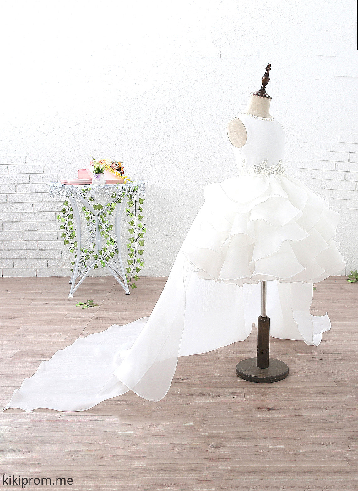 Court - Ruffles/Beading/Appliques Organza/Satin Flower Girl Dresses Hazel Neck Dress Sleeveless Scoop Ball-Gown/Princess Flower With Train Girl