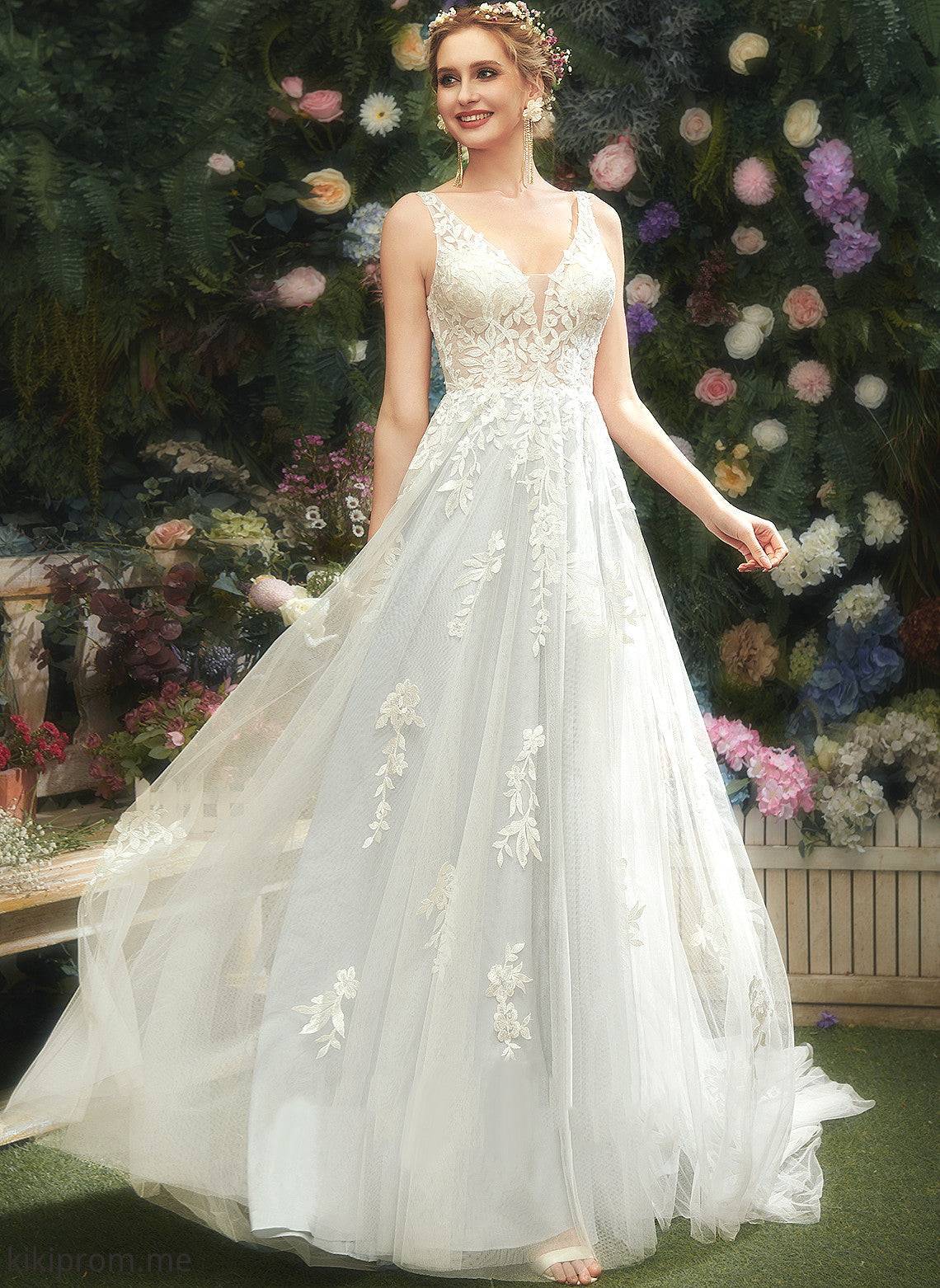 Dress Train Liz Lace A-Line Tulle Wedding Court Wedding Dresses With V-neck