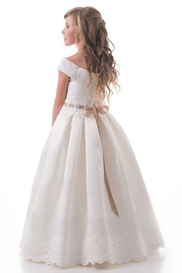 2024 A Line Off The Shoulder Flower Girl Dresses Satin With Applique P519JNZM