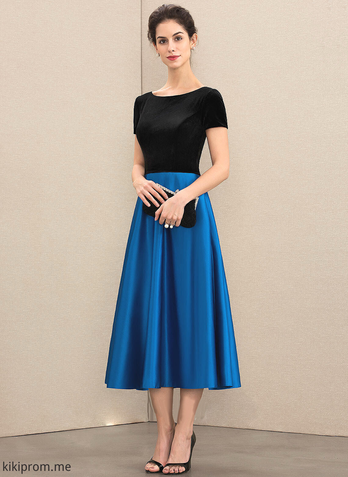 Dress A-Line Satin Pockets Neck Scoop of the Iliana Mother With Mother of the Bride Dresses Bride Velvet Tea-Length