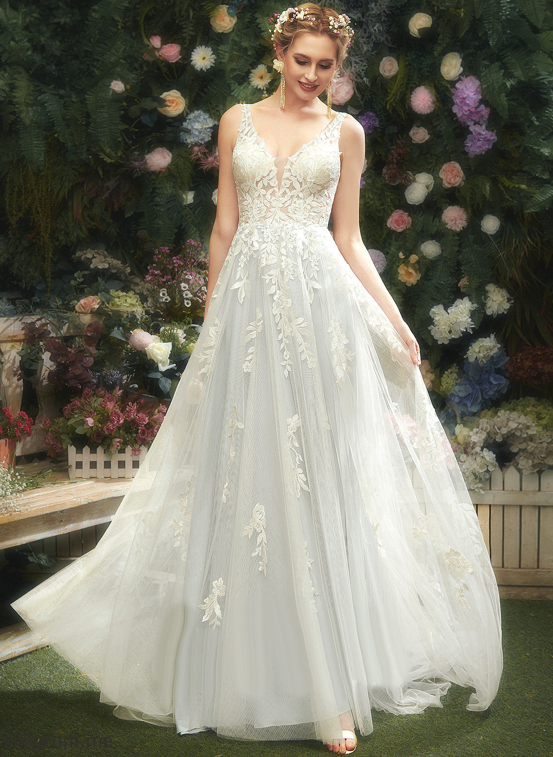 Dress Train Liz Lace A-Line Tulle Wedding Court Wedding Dresses With V-neck