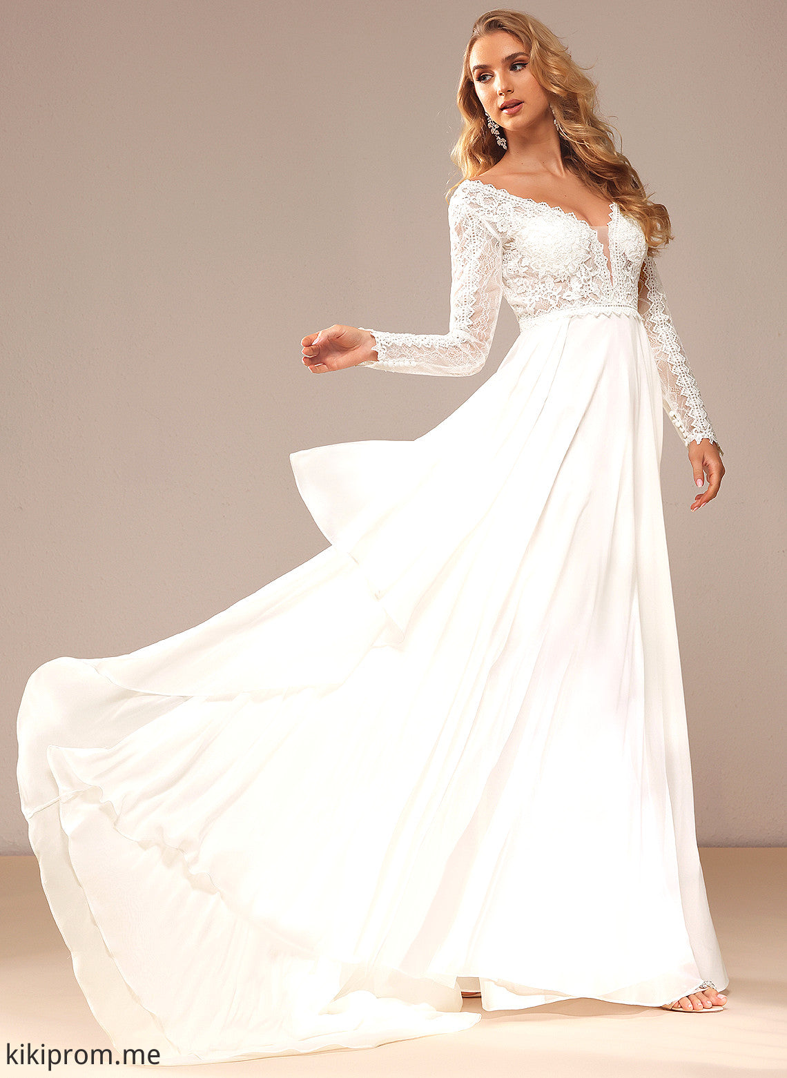 Ruffle Lace With V-neck Train A-Line Alexia Chiffon Wedding Court Dress Wedding Dresses Lace