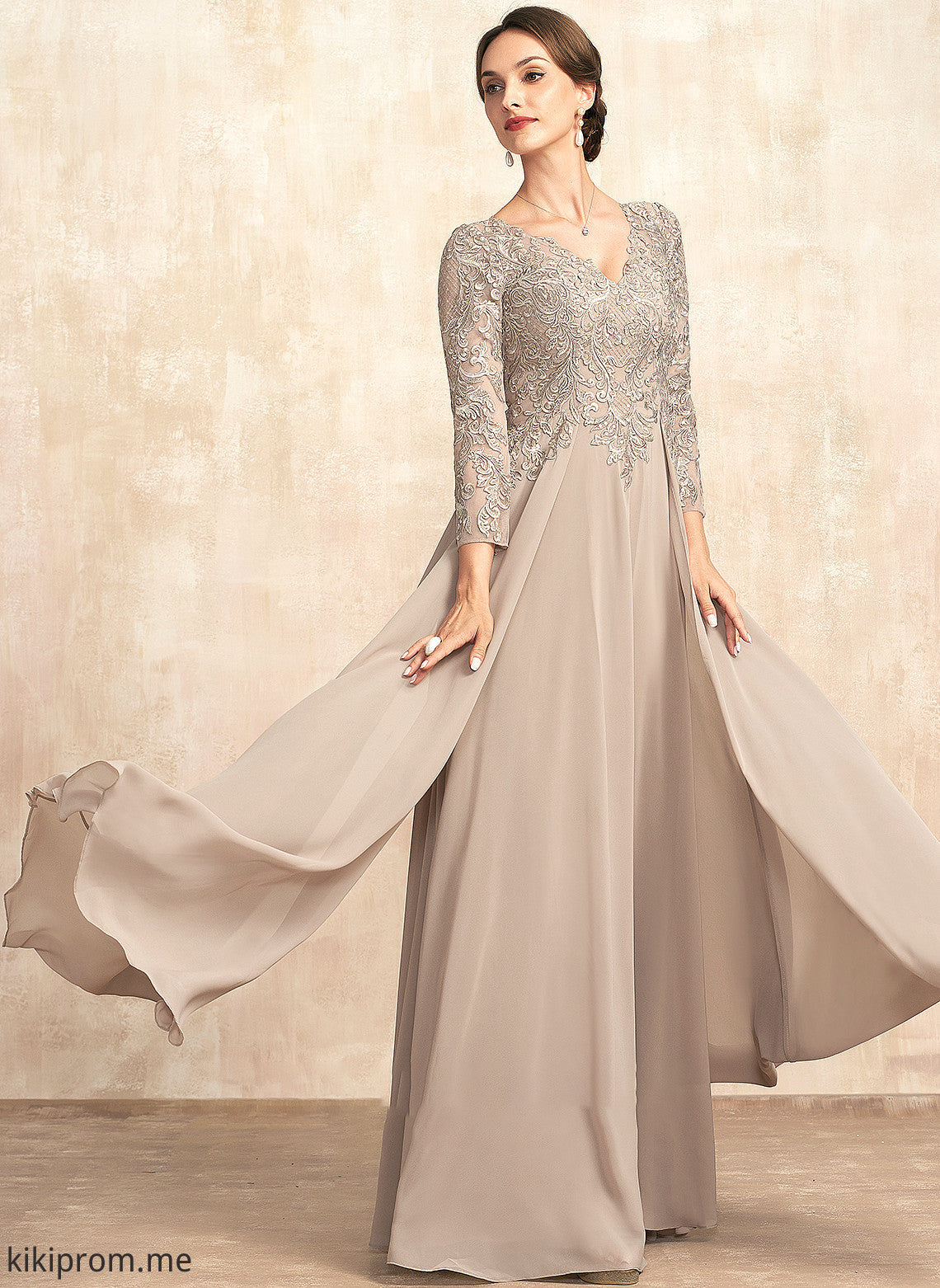 the Floor-Length V-neck Mother of the Bride Dresses Chiffon A-Line Lace Mother of Dulce Dress Bride