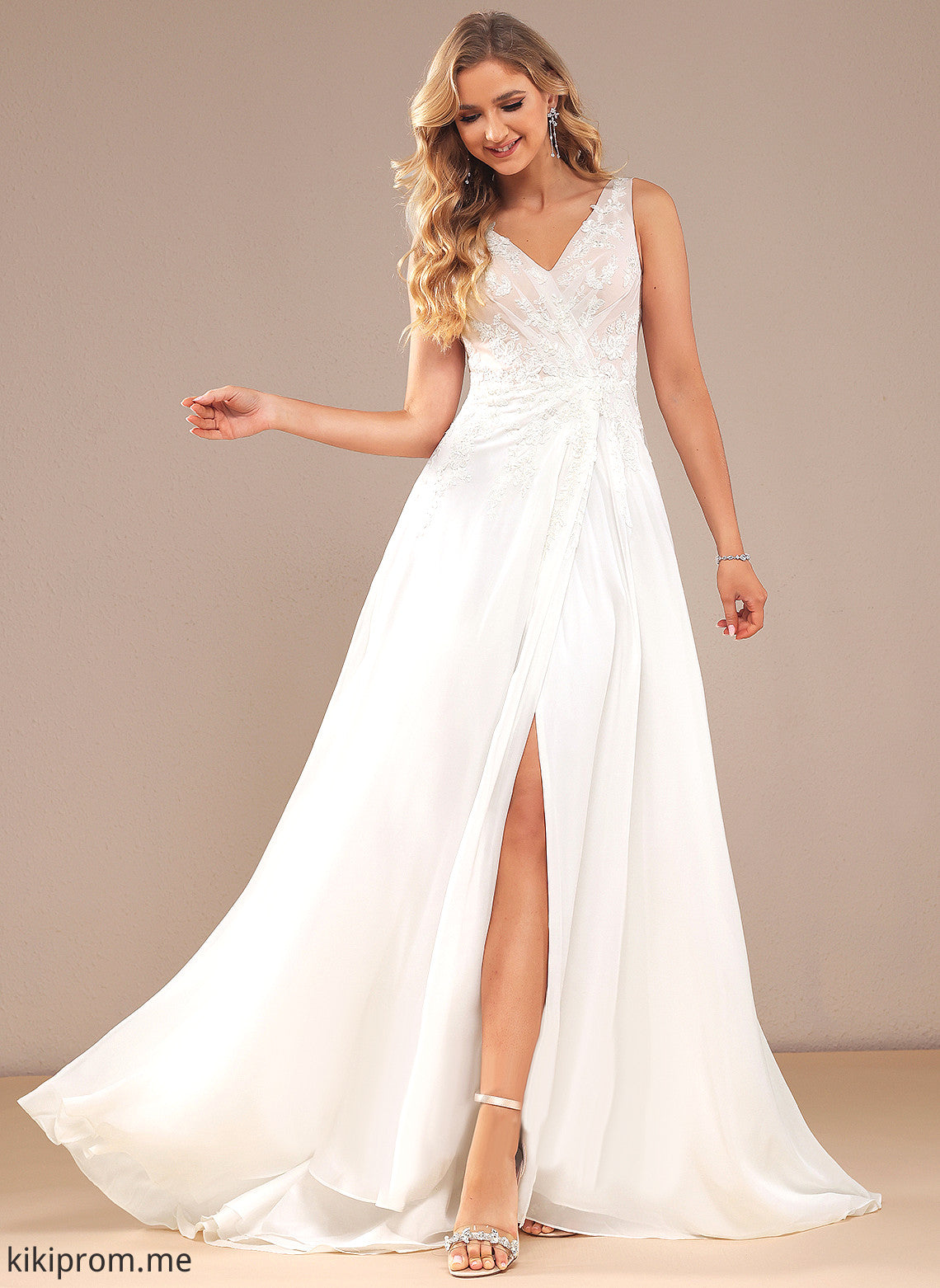 Split Isabell Wedding With A-Line Lace Front Wedding Dresses Dress Sequins Train Chiffon Sweep Lace V-neck