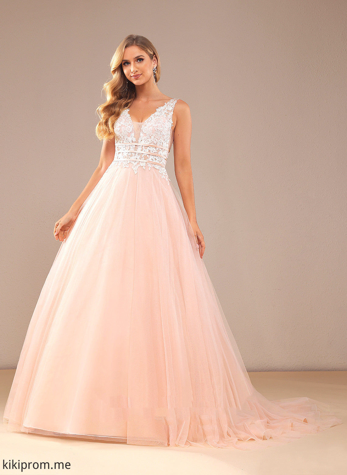 Lace Court Lace Wedding Dresses Tulle Adyson Dress With Sequins Wedding Ball-Gown/Princess V-neck Train