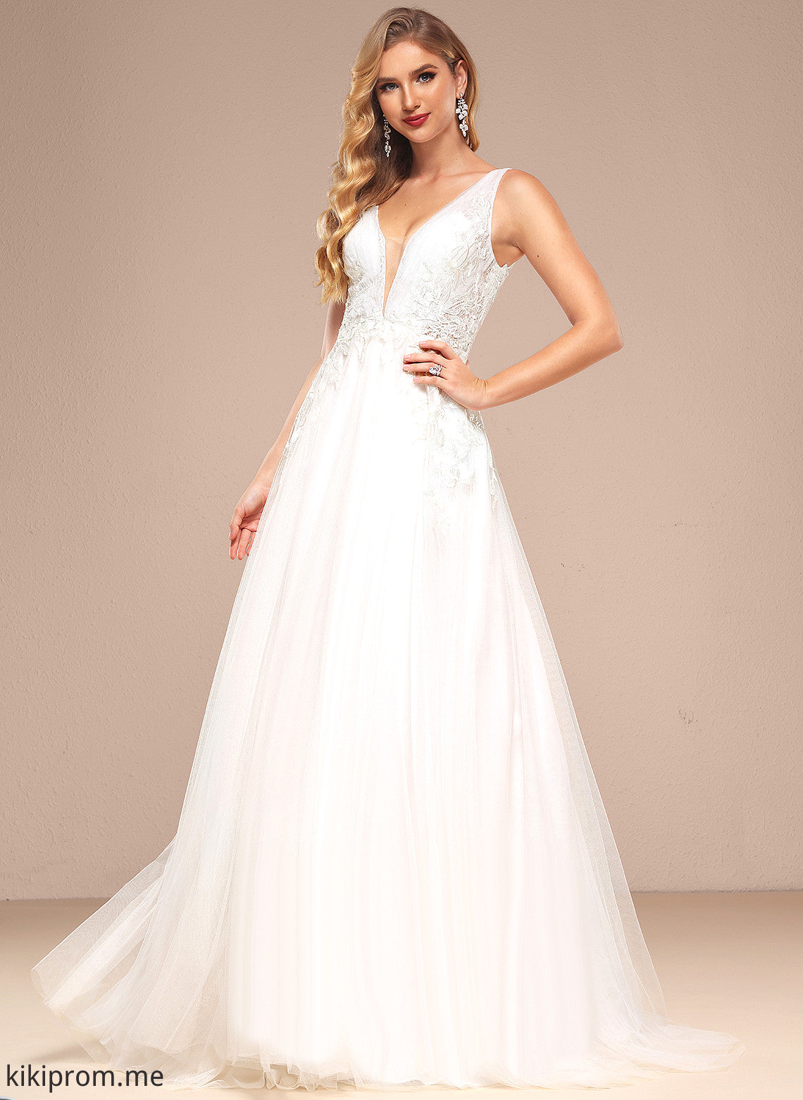 V-neck Tulle With Dress Wedding Claire Lace Sequins Train Wedding Dresses A-Line Sweep