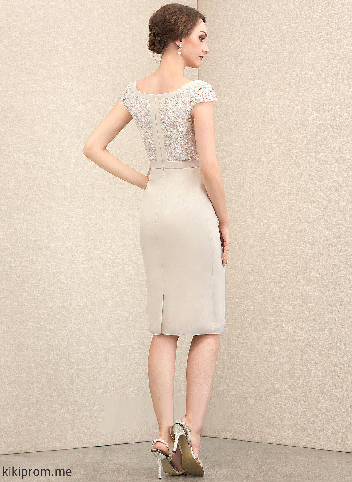 Knee-Length Chiffon Tessa of Bow(s) Sheath/Column Mother of the Bride Dresses the Bride Lace Dress With Mother V-neck