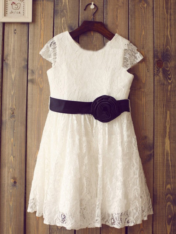 A-line/Princess Scoop Short Sleeves Hand-Made Flower Long Lace Dresses TPP0007826