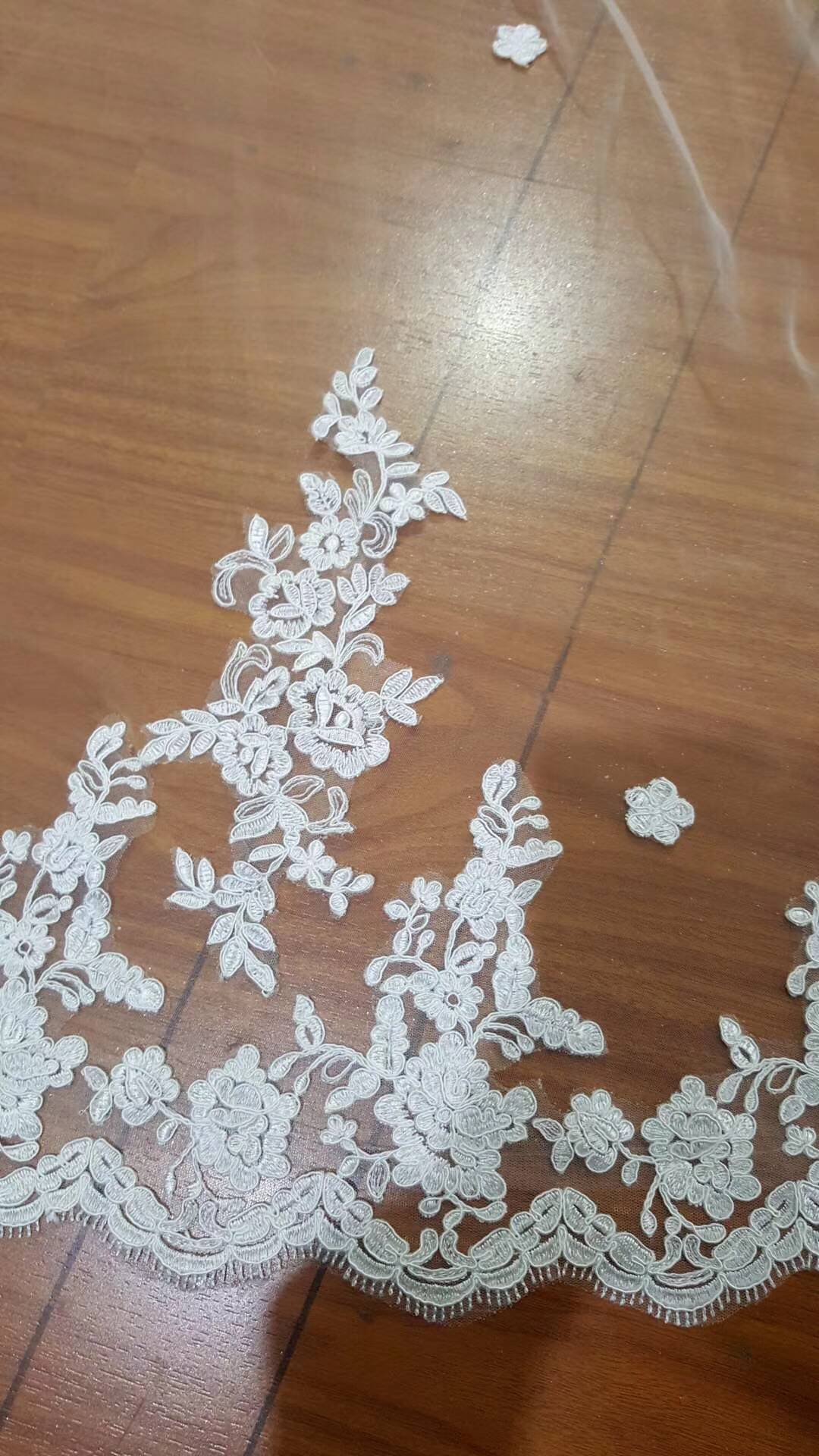 Ivory Lace Tulle Appliques 3D Flowers Wedding Veils