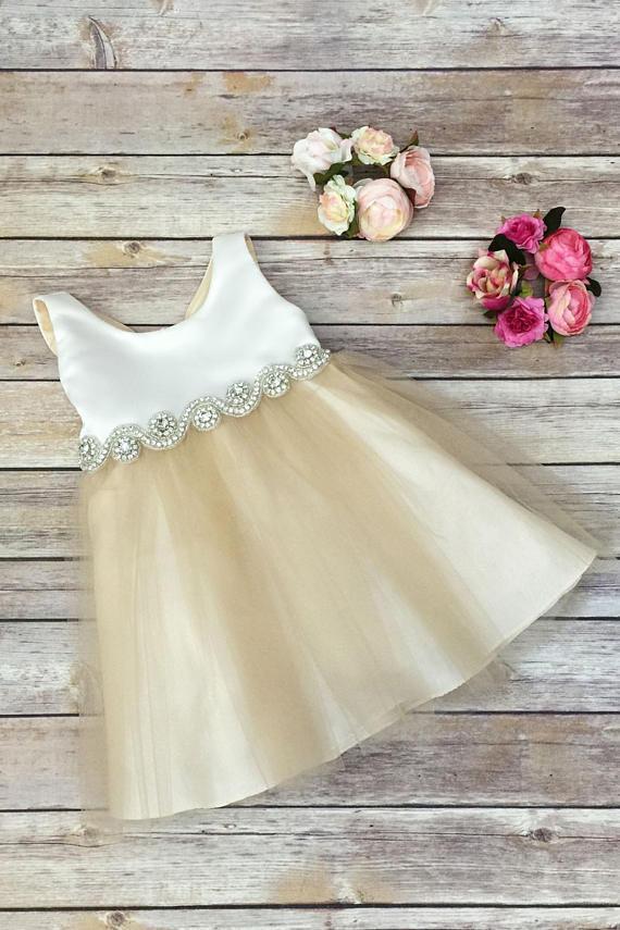 2024 Scoop Bowknot Knee-length Ivory Organza Beads Sleeveless Flower Girl