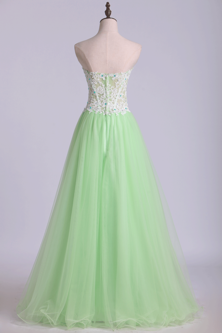 2024 Sweetheart Prom Dress A Line Tulle Skirt With White Applique & Beads