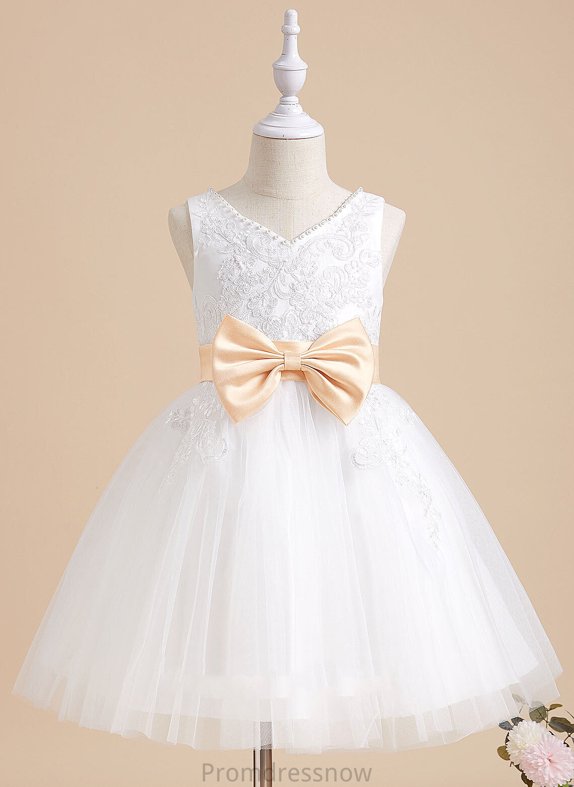 Girl Knee-length With - Sash/Beading/Bow(s) A-Line Sleeveless Kaley Flower Tulle/Lace Flower Girl Dresses V-neck Dress