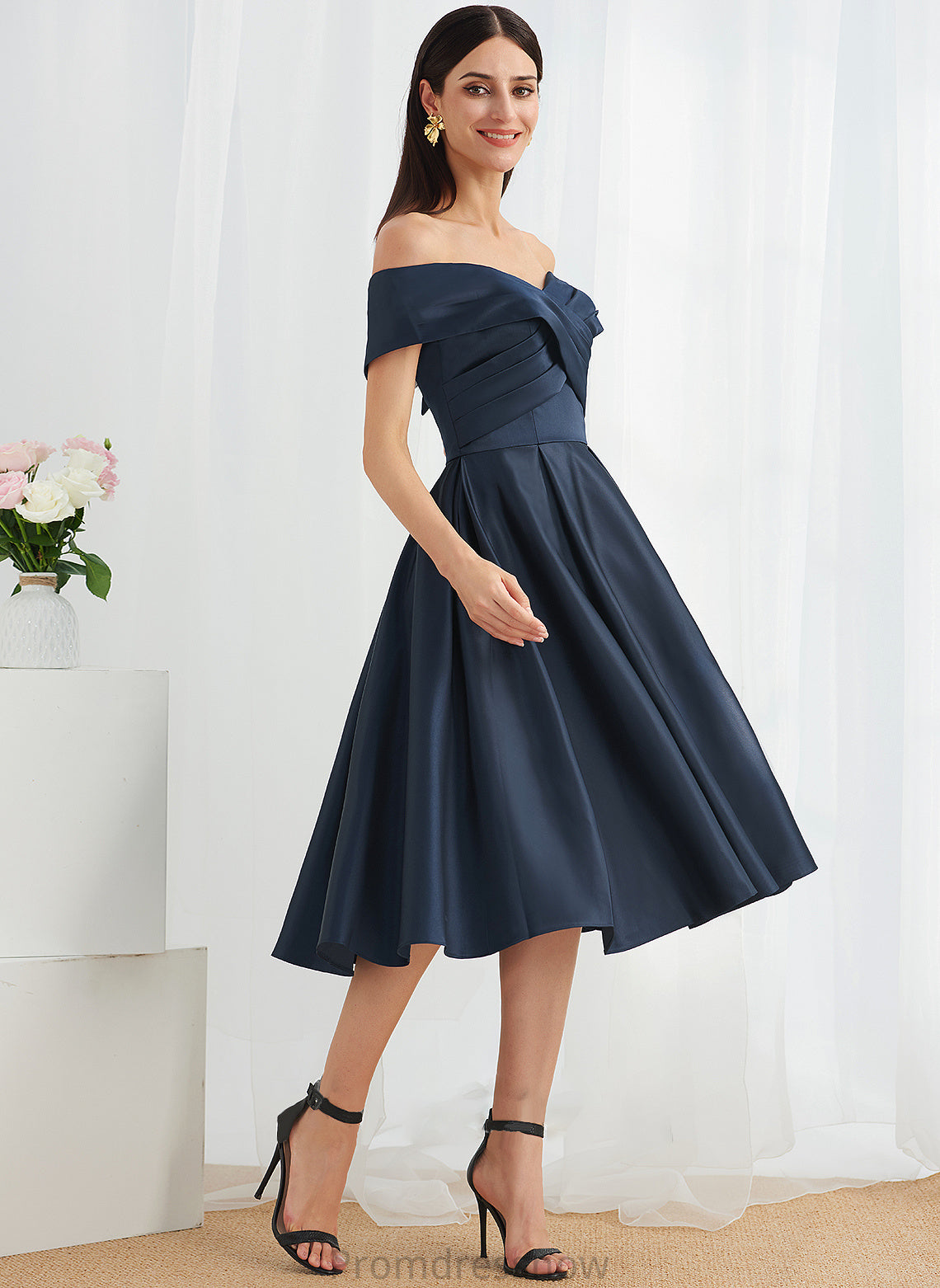 Knee-Length Fabric Embellishment Off-the-Shoulder Pockets Neckline Length Silhouette A-Line Maeve Spaghetti Staps Sleeveless Bridesmaid Dresses