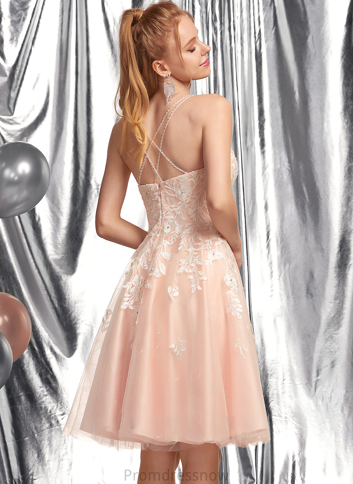 With Knee-Length Sequins Tulle Square Prom Dresses Neckline Beading A-Line Campbell