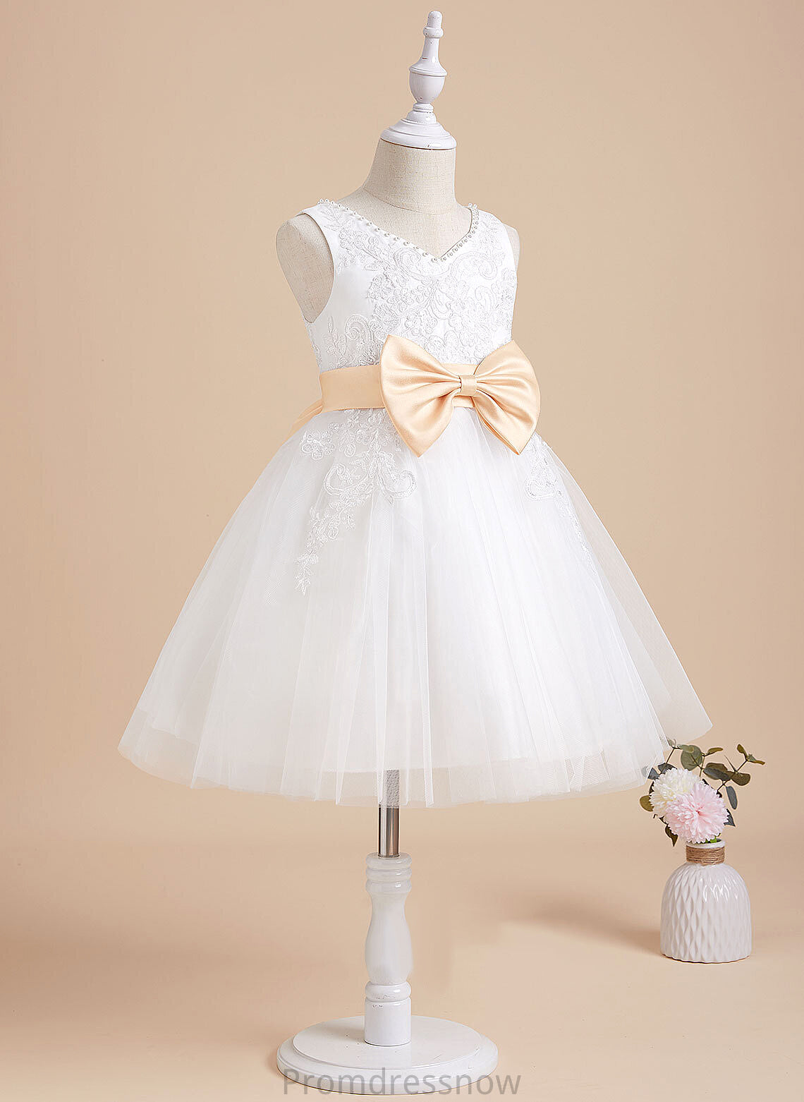 Girl Knee-length With - Sash/Beading/Bow(s) A-Line Sleeveless Kaley Flower Tulle/Lace Flower Girl Dresses V-neck Dress