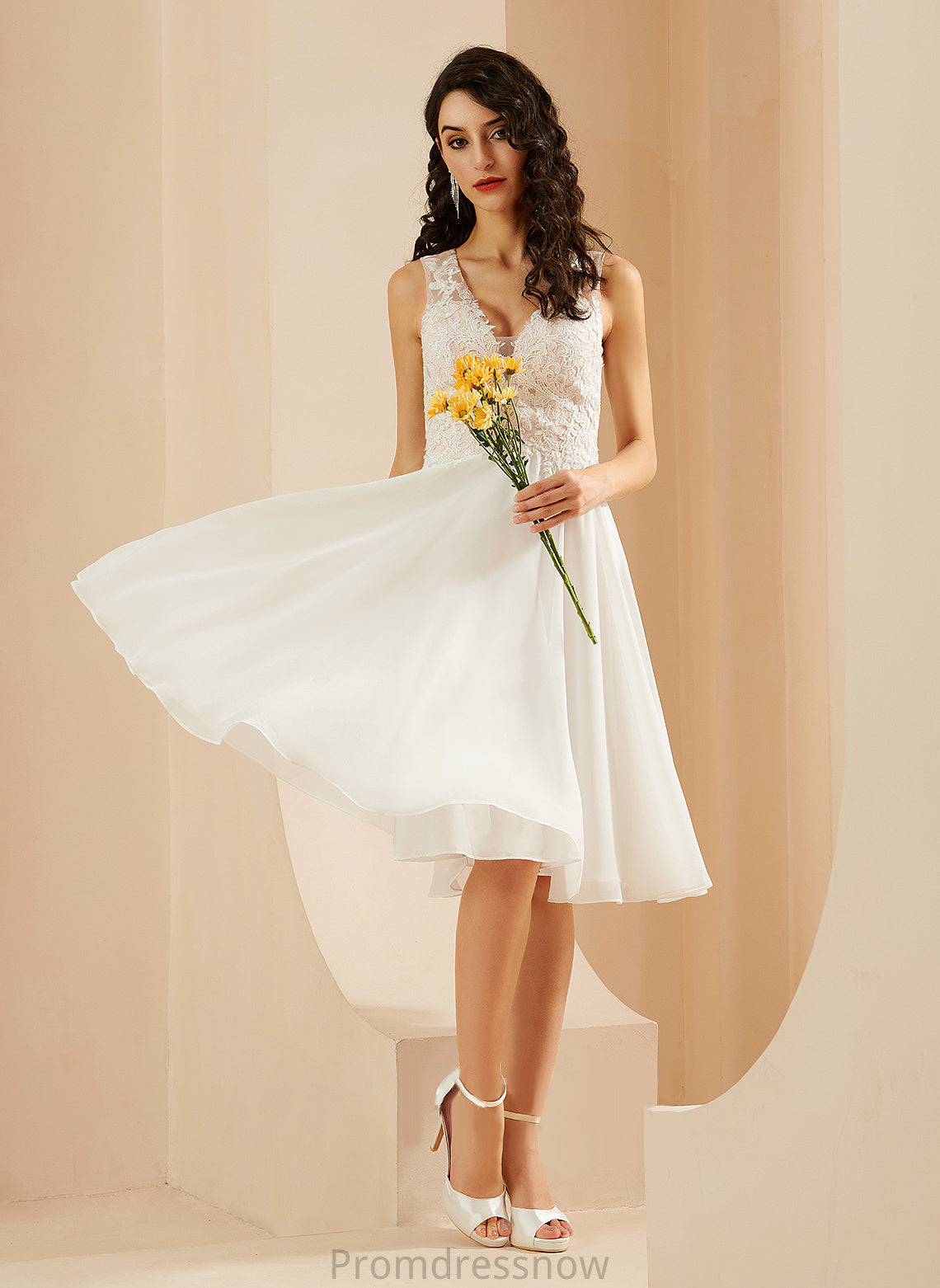 With Knee-Length A-Line Kyleigh Lace Wedding Dresses Sequins Wedding Chiffon V-neck Dress