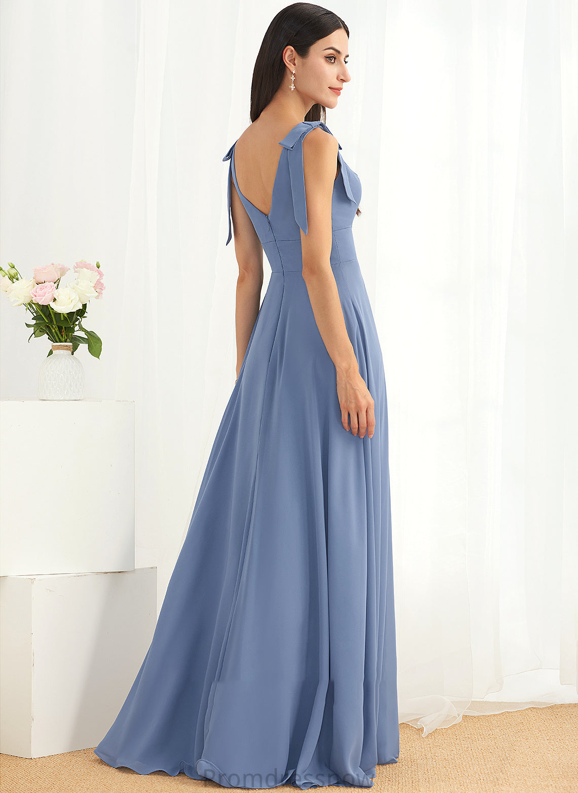 Neckline Fabric A-Line Floor-Length Bow(s) V-neck Length Silhouette SplitFront Embellishment Trudie Scoop Bridesmaid Dresses