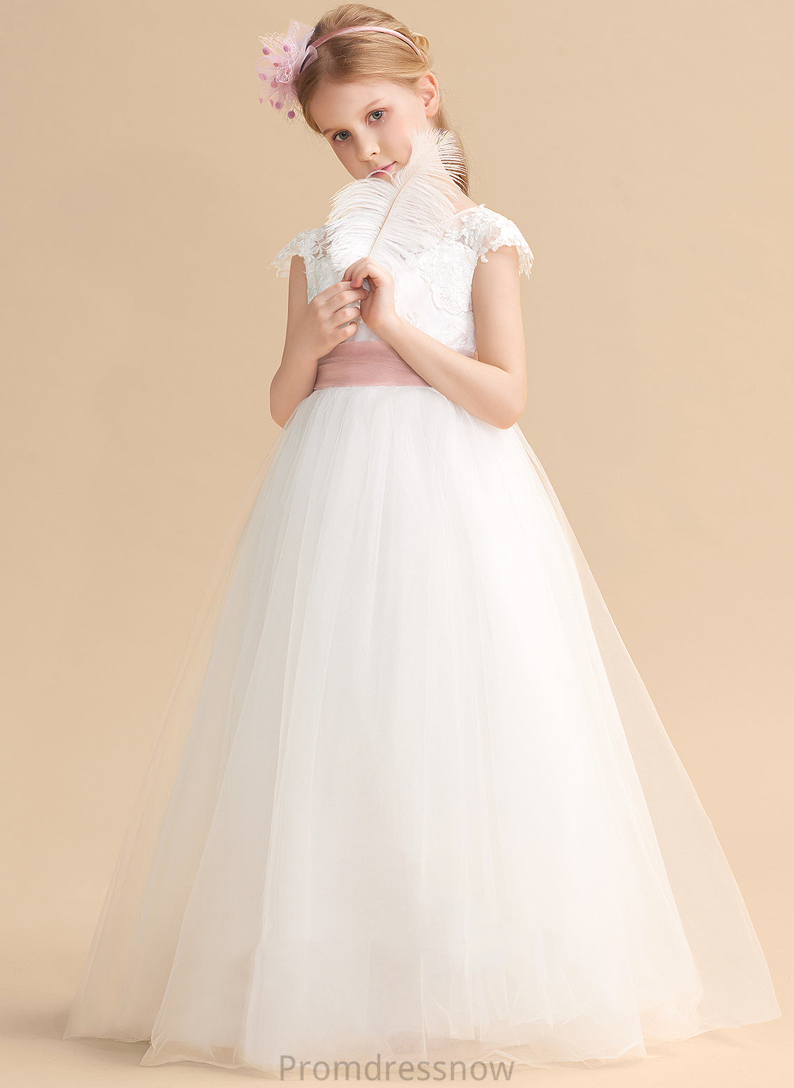 - Lace Dress Scoop With Ball-Gown/Princess Halle Flower Girl Dresses Flower Floor-length Lace/Sash Neck Girl Sleeveless