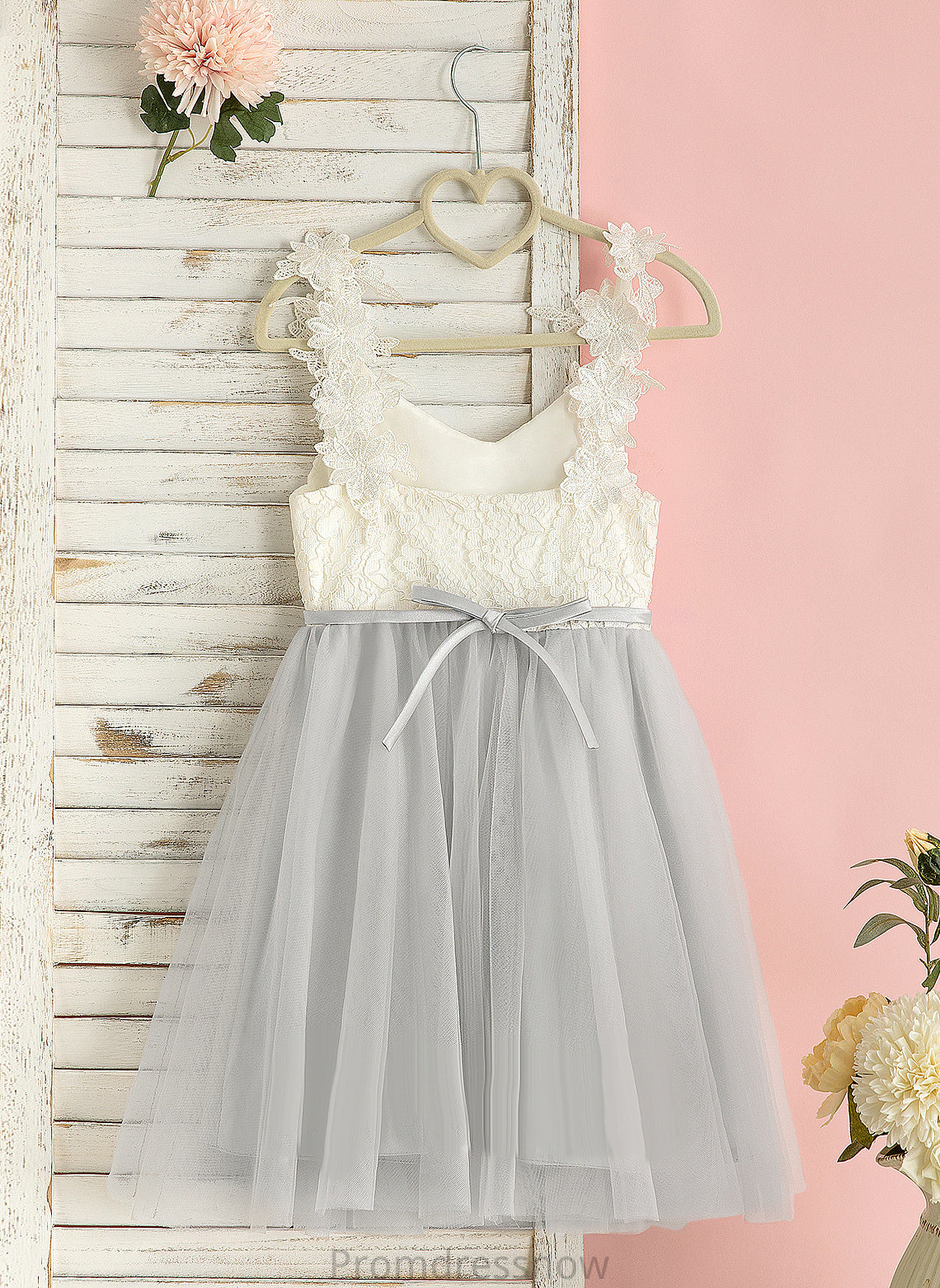 - V-neck A-Line Sleeveless Flower Girl Dresses Tulle/Lace Girl Flower Knee-length Justine Dress