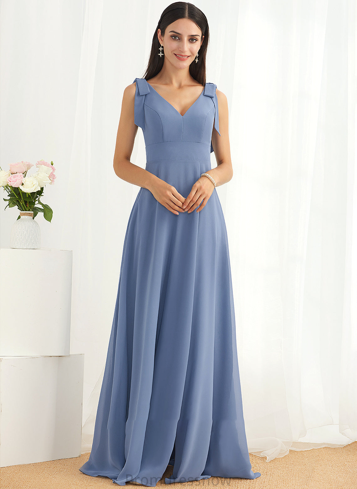 Neckline Fabric A-Line Floor-Length Bow(s) V-neck Length Silhouette SplitFront Embellishment Trudie Scoop Bridesmaid Dresses