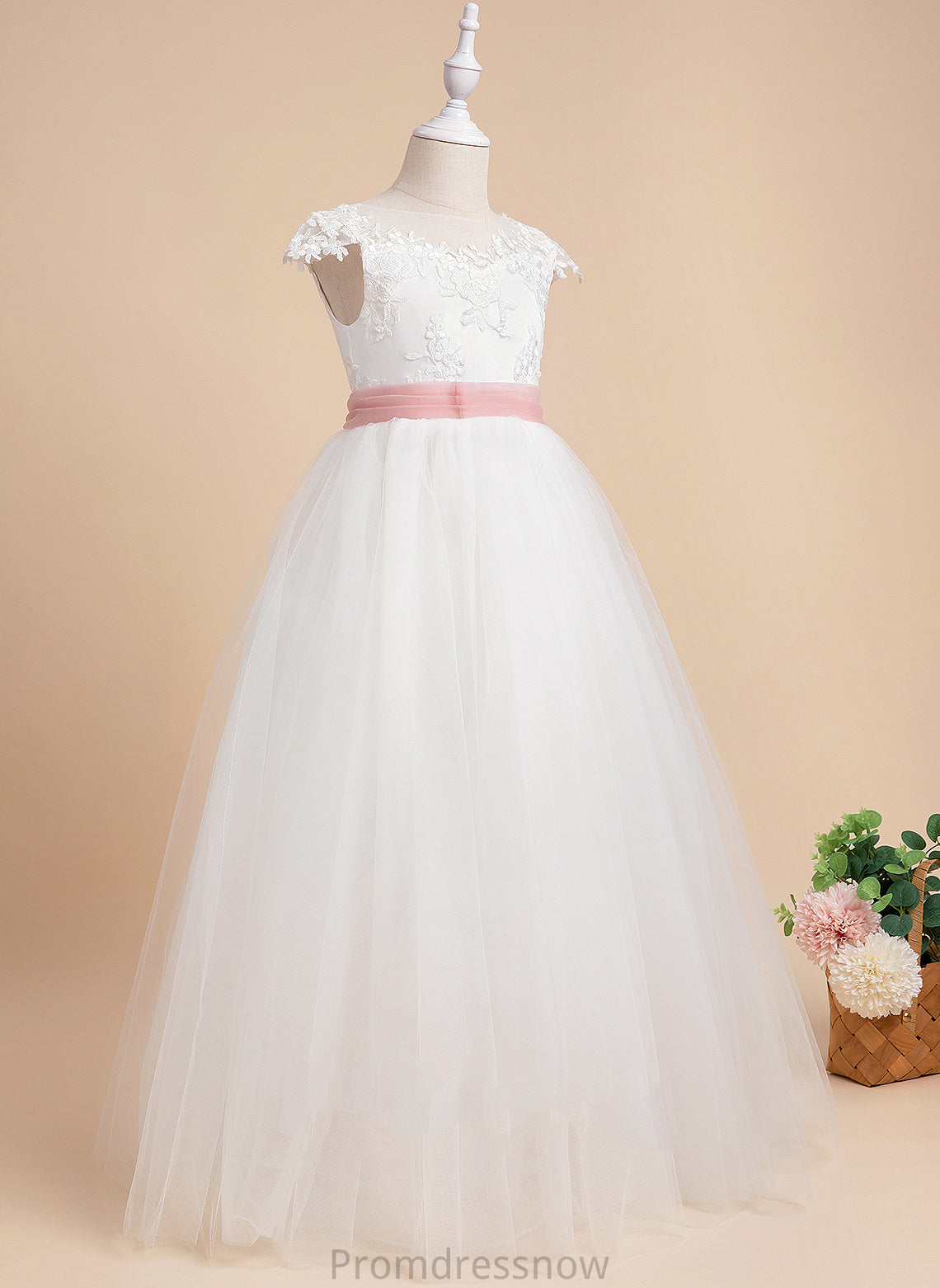 - Lace Dress Scoop With Ball-Gown/Princess Halle Flower Girl Dresses Flower Floor-length Lace/Sash Neck Girl Sleeveless