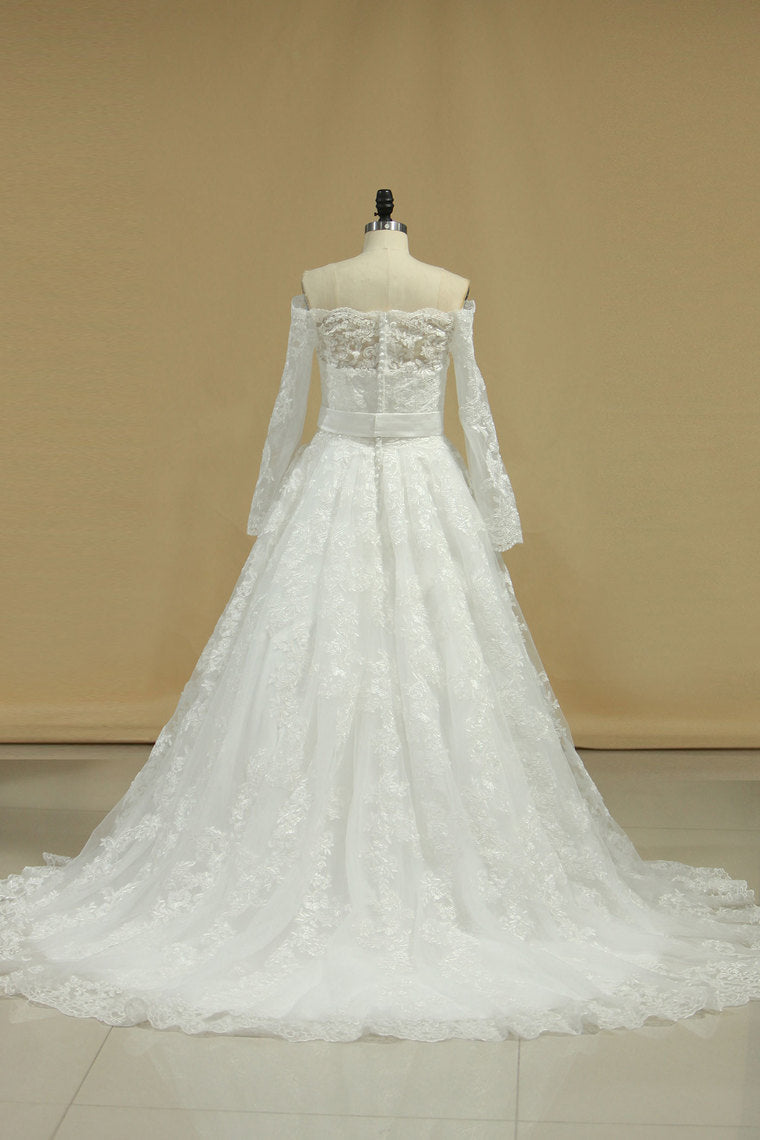 2024 Wedding Dresses Boat Neck A Line Tulle With Applique Court Train