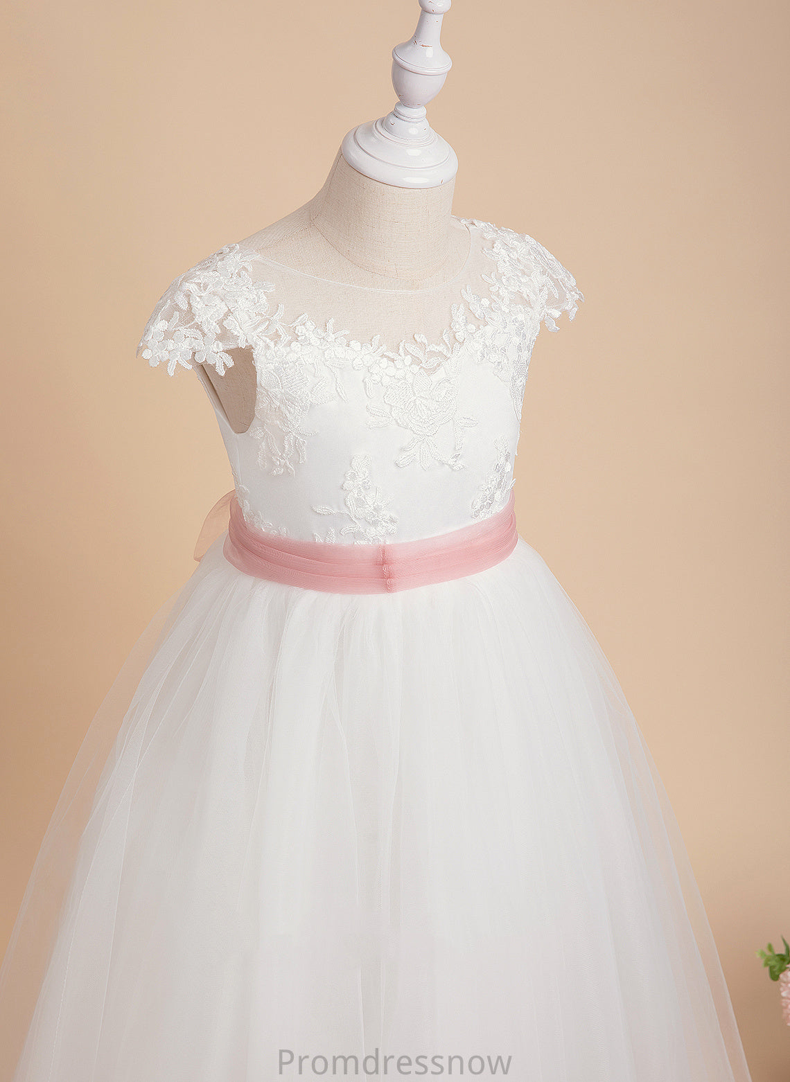 - Lace Dress Scoop With Ball-Gown/Princess Halle Flower Girl Dresses Flower Floor-length Lace/Sash Neck Girl Sleeveless