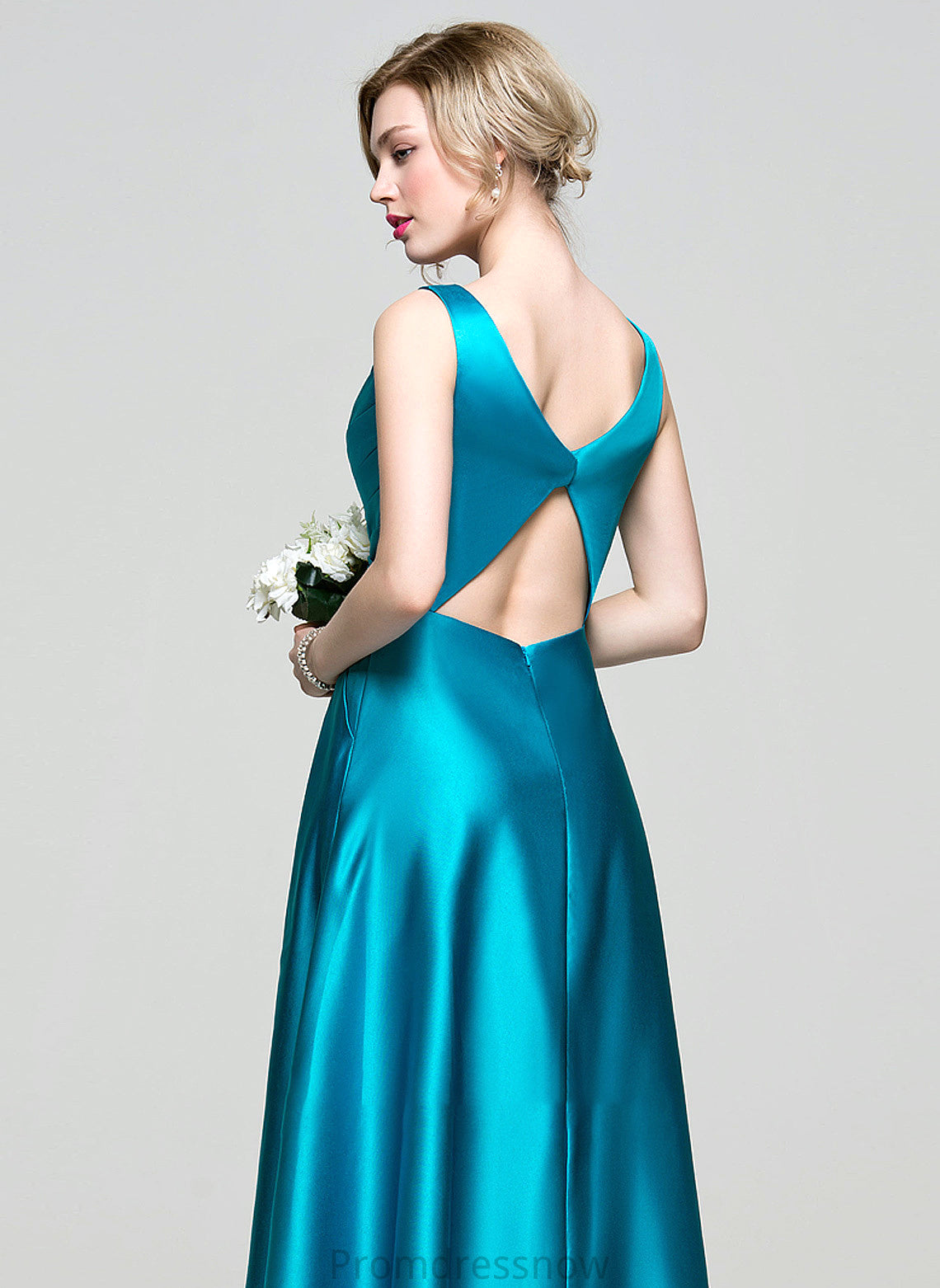 With V-neck Ball-Gown/Princess Prom Dresses Satin Silvia Pockets Floor-Length Ruffle