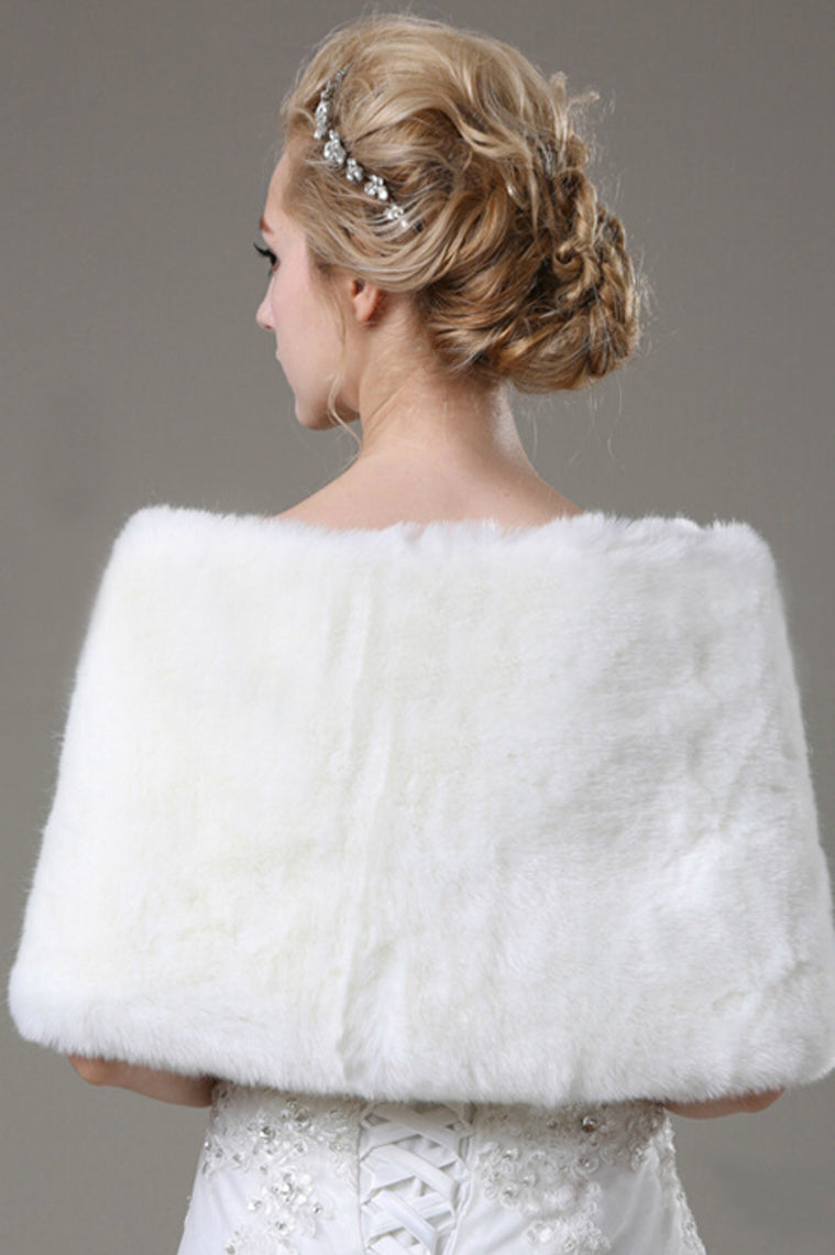 Pretty Faux Fur Wedding Wrap