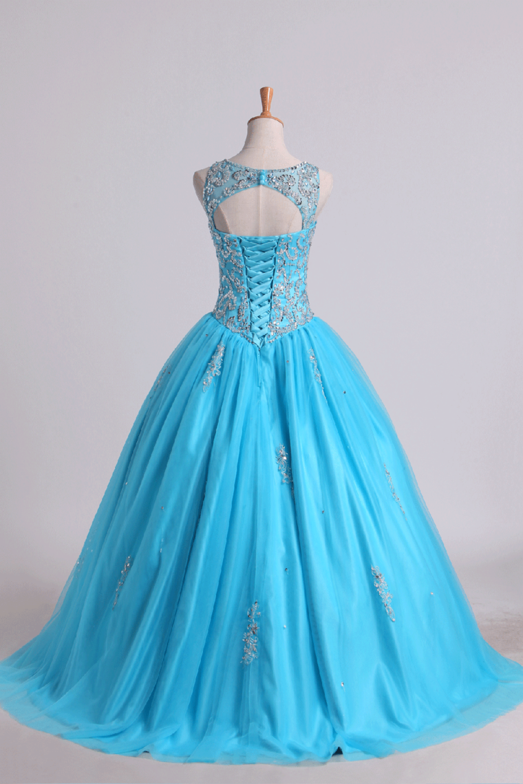 2024 Scoop Quinceanera Dresses Open Back Beaded Bodice Tulle Lace Up